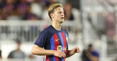 Barcelona president finally concedes Frenkie de Jong could move to Manchester United