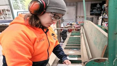 Female tradies inspire next generation to fight gender stereotype through school program