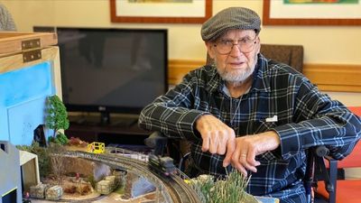 Model trains helping people with dementia at Sunshine Coast aged care home