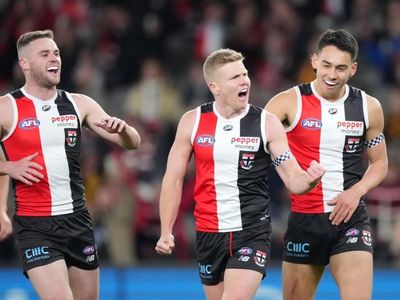 Saints hang on in Hannebery's AFL comeback