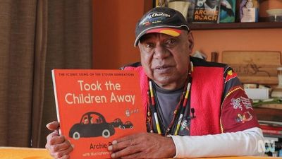 Archie Roach, pioneering Indigenous singer behind Took the Children Away, offered message of hope and solidarity