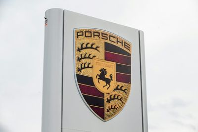 Red Bull boss says link with Porsche faces obstacles