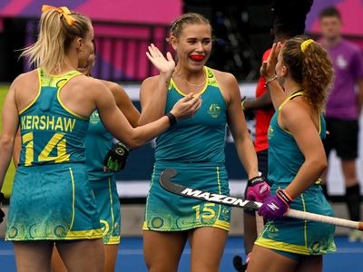 Hockeyroos crush Kenya to open Games