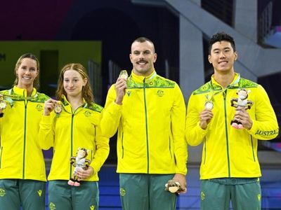 Australian swim stars' love triangle with many angles