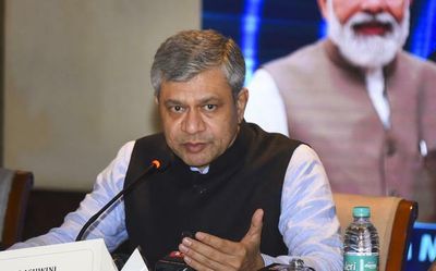 5G telecom services to be made available from October, says Communications Minister