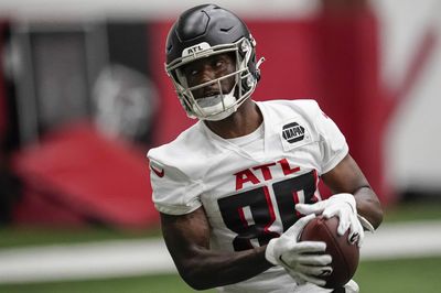 Falcons WR Bryan Edwards leaves practice with arm injury