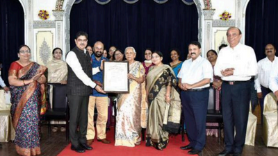 Governor Anandiben Patel felicitates Lucknow University VC & team for achieving NAAC's A++