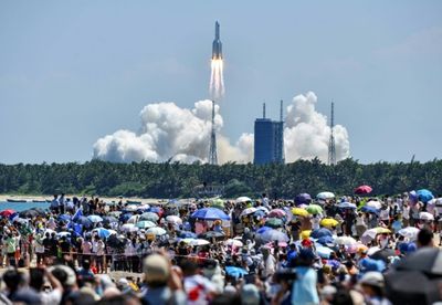 Chinese booster rocket makes uncontrolled return to Earth