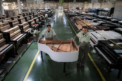 Chinese factory activity sinks, weighing on weak economy