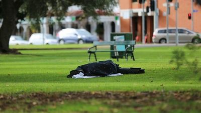 South Australia's public housing shortage worsens, as number of people on waiting list reaches 17,000