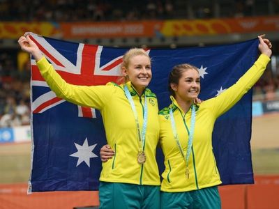 Four Aussie golds after velodrome crash