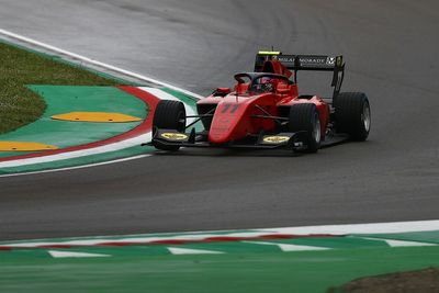 F3 Hungary: Smolyar takes lights-to-flag win in feature race