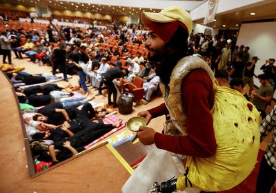 Sadr's followers set up for long sit-in at Iraq parliament