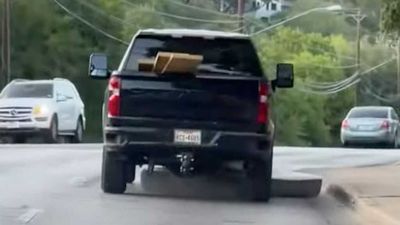 Watch Oblivious Chevy Pickup Driver Drags Mattress All Over Town