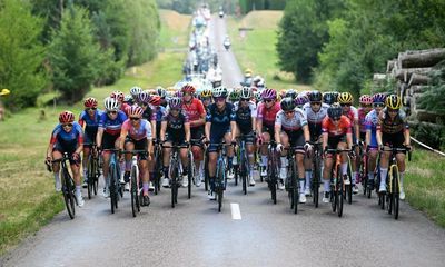 Tour de France Femmes: Van Vleuten survives final stage to win inaugural race – as it happened