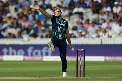 England and South Africa ring changes for T20 decider