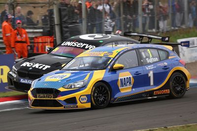 BTCC Knockhill: Sutton takes first Ford win after close Hill fight