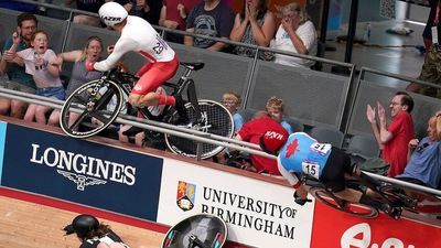 Commonwealth Games cyclists taken to hospital, spectators injured after velodrome crash