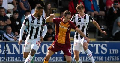 St Mirren 0, Motherwell 1: Van Veen the hero as 10-man Well hold out for win
