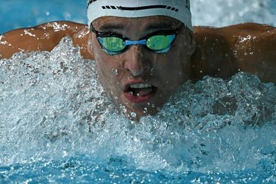 Swim star Chad le Clos equals Commonwealths medals record