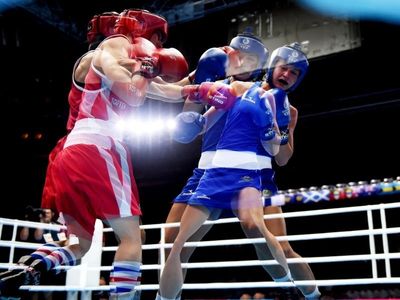 Teenager Peters into middleweight QF