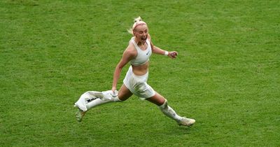 Brilliant moment England football hero Chloe Kelly ditches mic mid-interview to sing Sweet Caroline