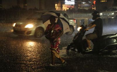 Rain lashes parts of Hyderabad