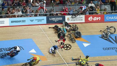CWG 2022: Narrow escape for Indian cyclist Vishavjeet Singh in horrific crash