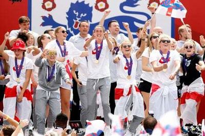 Watch England Euro 2022 celebrations LIVE: Lionesses cheered by thousands at Trafalgar Square