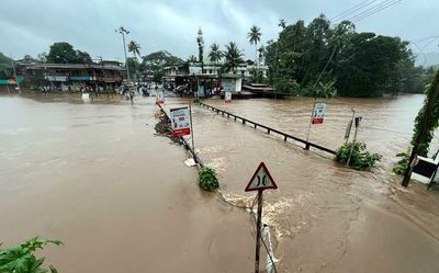 Monsoon fury grips Kerala
