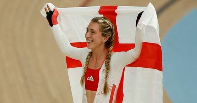 Laura Kenny seals women's 10km scratch race gold for England after incredible end to race