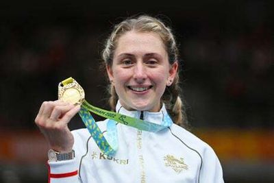 Commonwealth Games: Laura Kenny bounces back to claim gold for Team England in scratch race