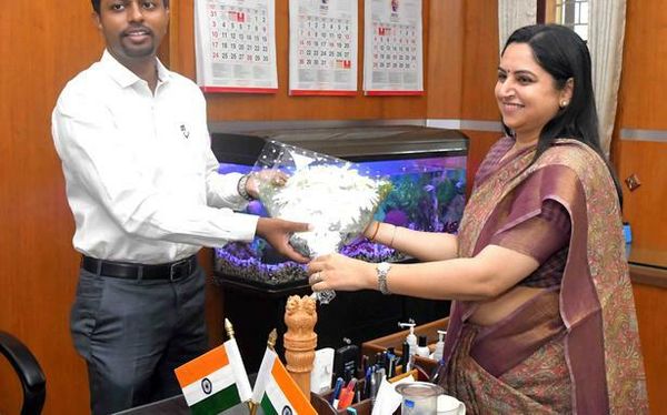 New Collector takes charge in Alappuzha (with pic) - The Hindu