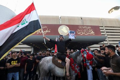Tensions soar as rival protests take place near Iraqi parliament