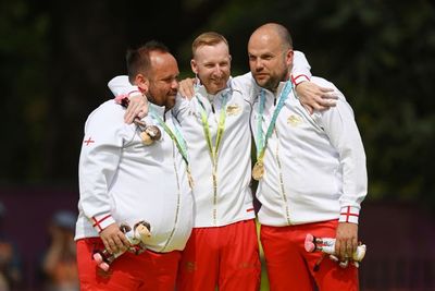 Nick Brett surpasses his ‘Wonderbowl’ to claim Commonwealth gold for England