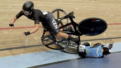 CWG 2022: Indian cyclist Meenakshi suffers crash, run over by rival
