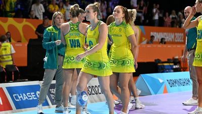 Aussie Diamonds suffer midcourt blow, as Paige Hadley leaves court in 74-49 win over South Africa
