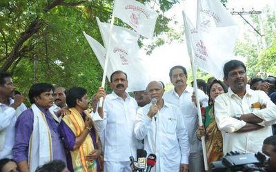 Folk artistes turn ecstatic in ‘Sobha Yatra’