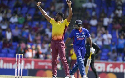 West Indies beat India by five wickets in second T20