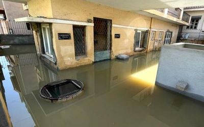 Heavy rains flood homes, roads in Bengaluru