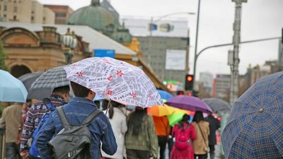 Destructive winds, thunderstorms forecast as cold front bears down on Victoria