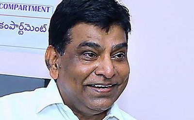 TRS MP Nama Nageswara Rao’s son robbed in Hyderabad