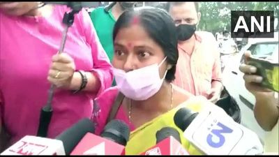 School job scam: Woman throws shoes at former West Bengal minister Partha Chatterjee