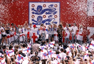 Truss and Sunak commit to No 10 reception for triumphant Lionesses