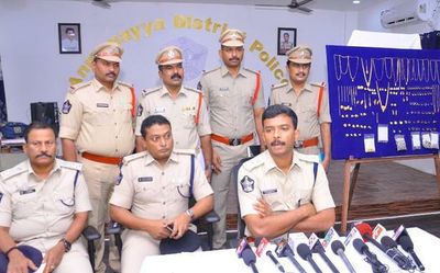 Andhra Pradesh: Youth wanted in 17 cases of burglary nabbed in Rayachoti