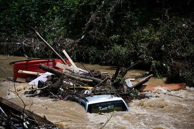 After the rain comes the heat in flooded Kentucky towns