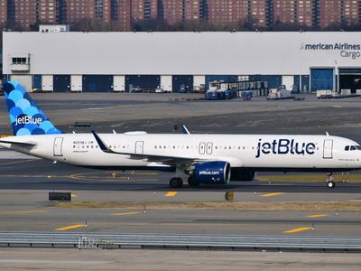 JetBlue Airways Shares Slide After Missing Q2 Street Expectations