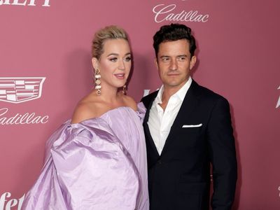 Katy Perry hilariously comments on fiancé Orlando Bloom’s shirtless photo: ‘I have a heat rash’