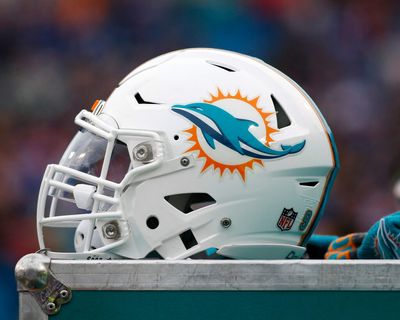 Dolphins lose 1st-round pick in 2023, 3rd-round pick in 2024 for tampering