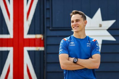 Piastri to make F1 debut with Alpine in 2023 replacing Alonso